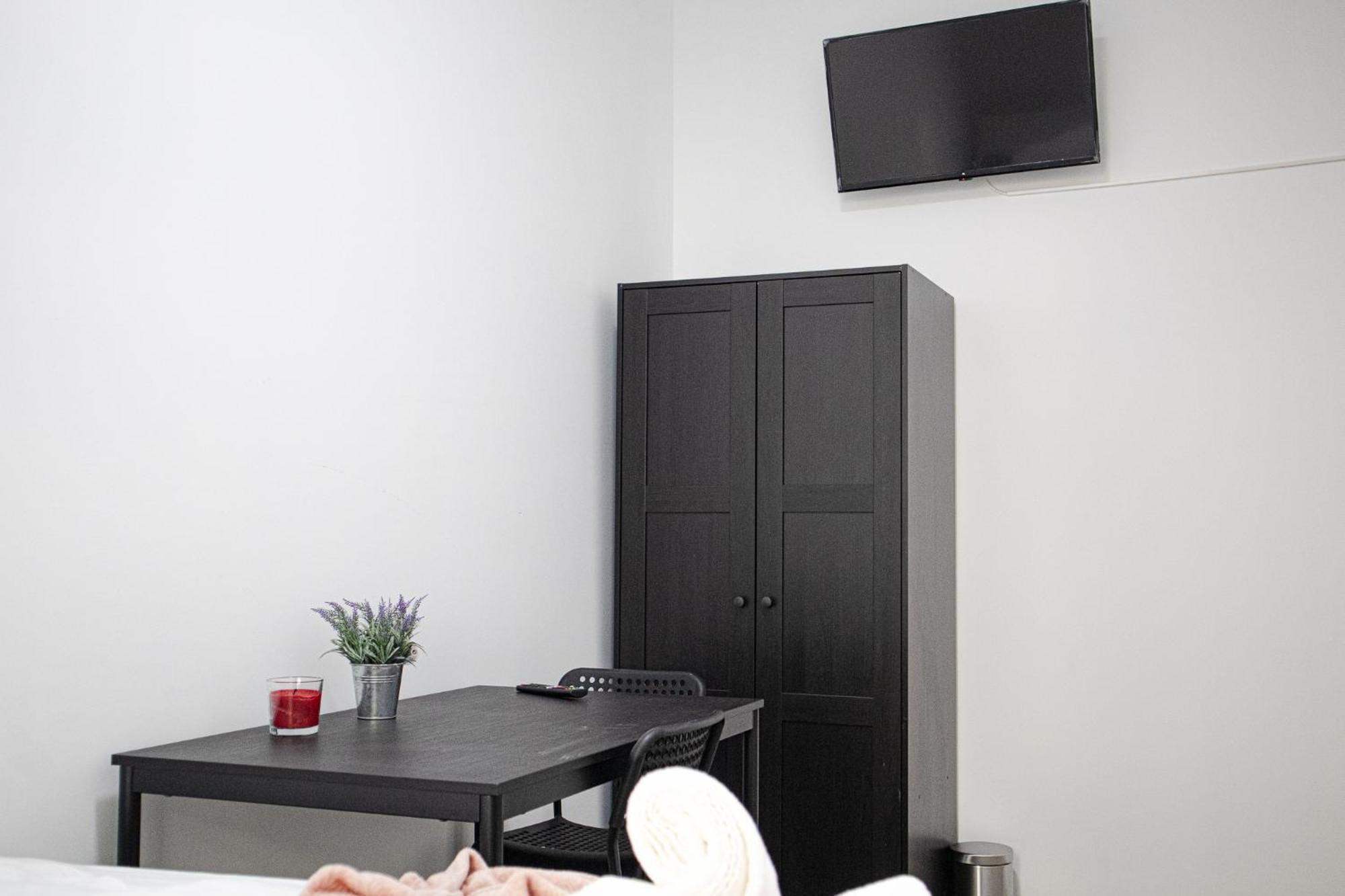 Affordable 5-Br Shared Apartment / Enkplatz U3 Getaway Wien Eksteriør bilde