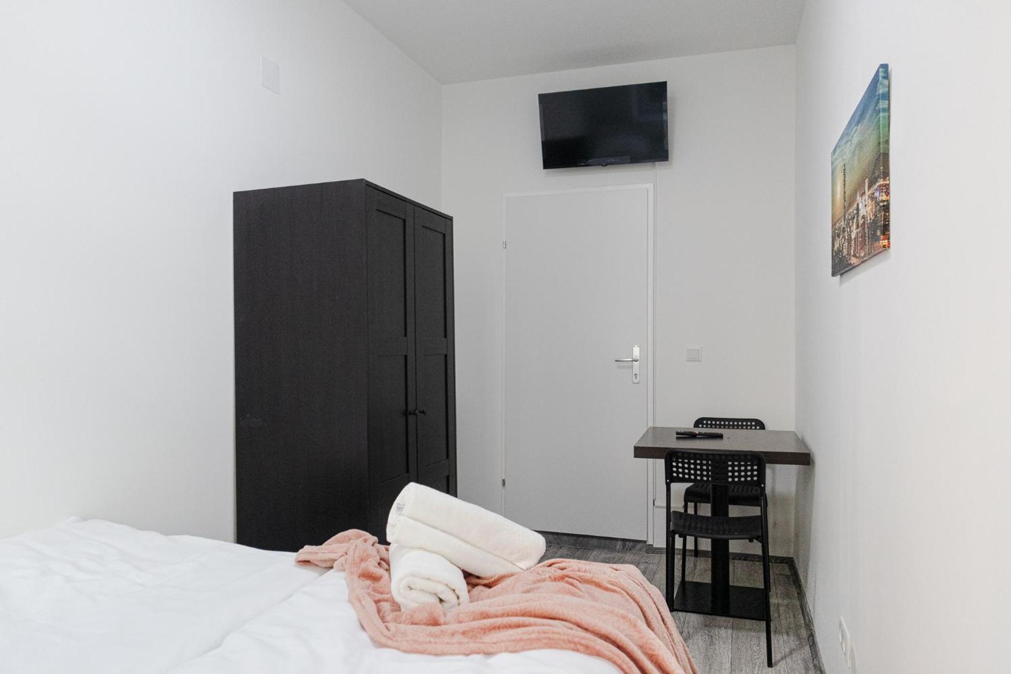 Affordable 5-Br Shared Apartment / Enkplatz U3 Getaway Wien Eksteriør bilde
