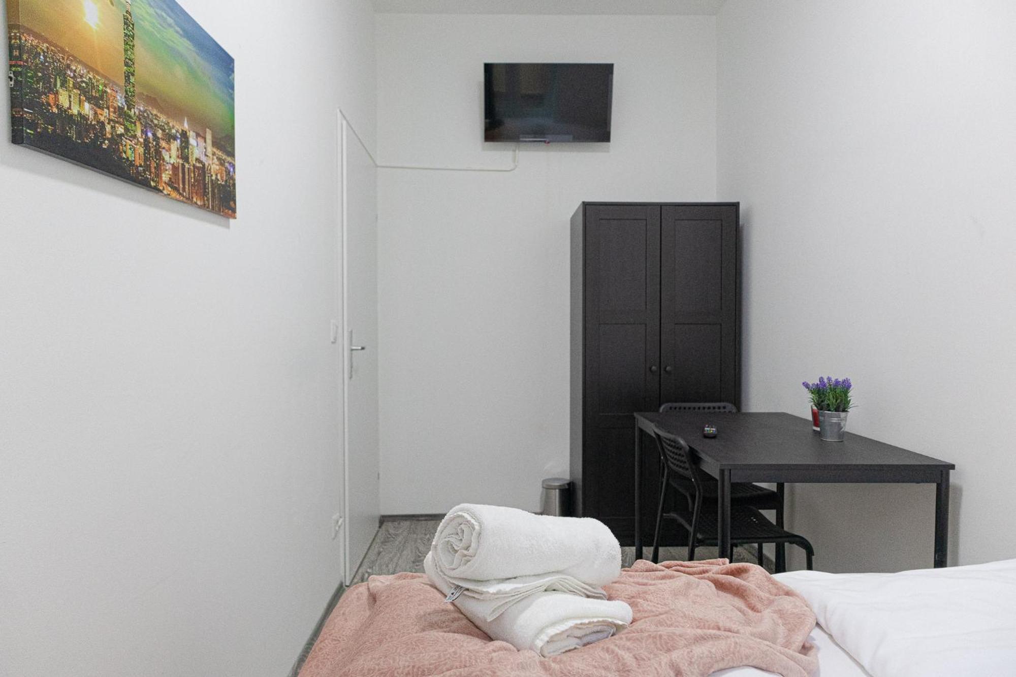 Affordable 5-Br Shared Apartment / Enkplatz U3 Getaway Wien Eksteriør bilde